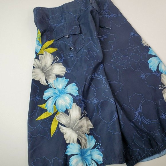 Rip Curl Boardwalk Men's Navy Blue Board Shorts w/Tropical Floral Design Size 33 - Picture 2 of 7